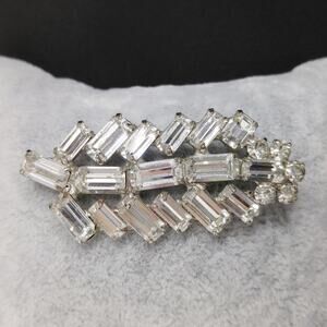 Vintage Clear Rhinestones Leaf Brooch, Rhodium Plated, 1960s Jewelry, 2 1/4"